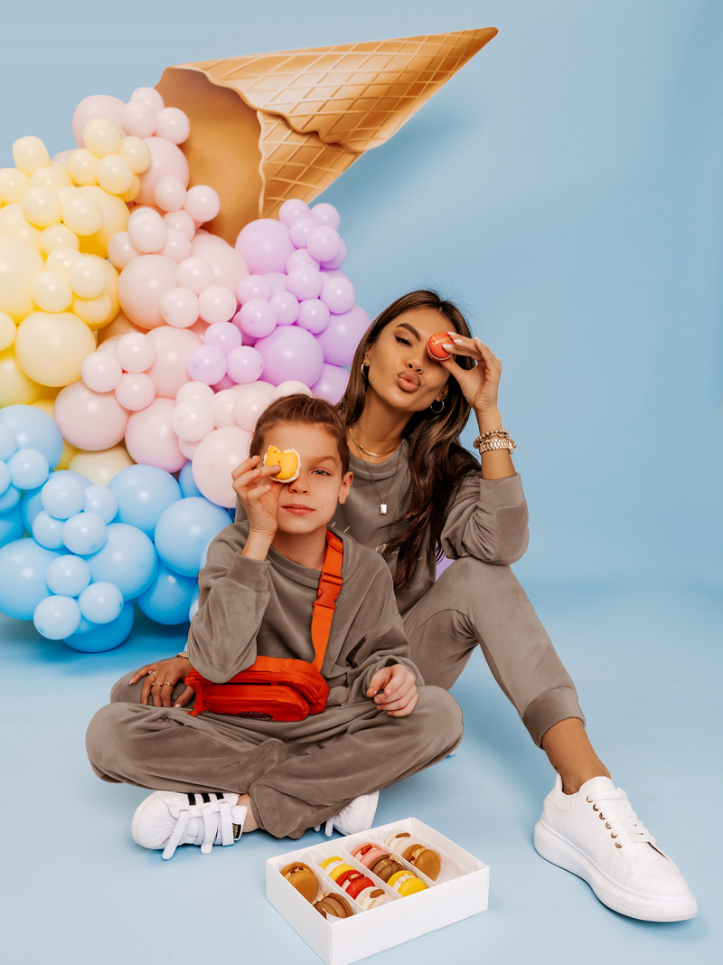 Welurowy dres dziecięcy NEMO - ciemny beż