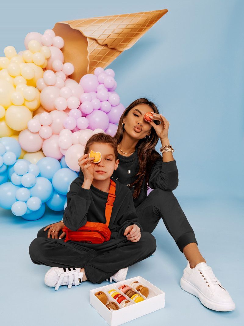 Welurowy komplet dresowy mama dziecko NEMO - czarny