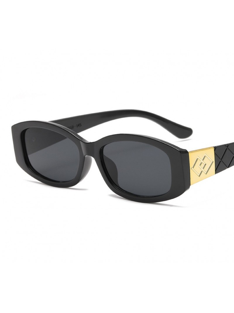 Klasyczne okulary w stylu retro - czarne
